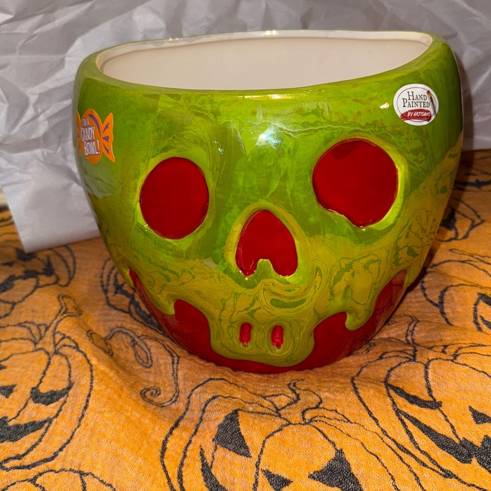 Disney Villains Red and Green Candy Bowl - Picture 1 of 8